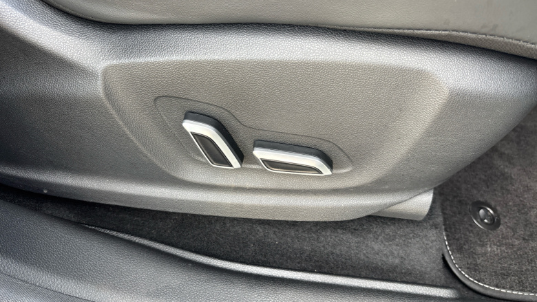 MG Hs 1.5 T-GDI Exclusive 5dr Petrol Hatchback